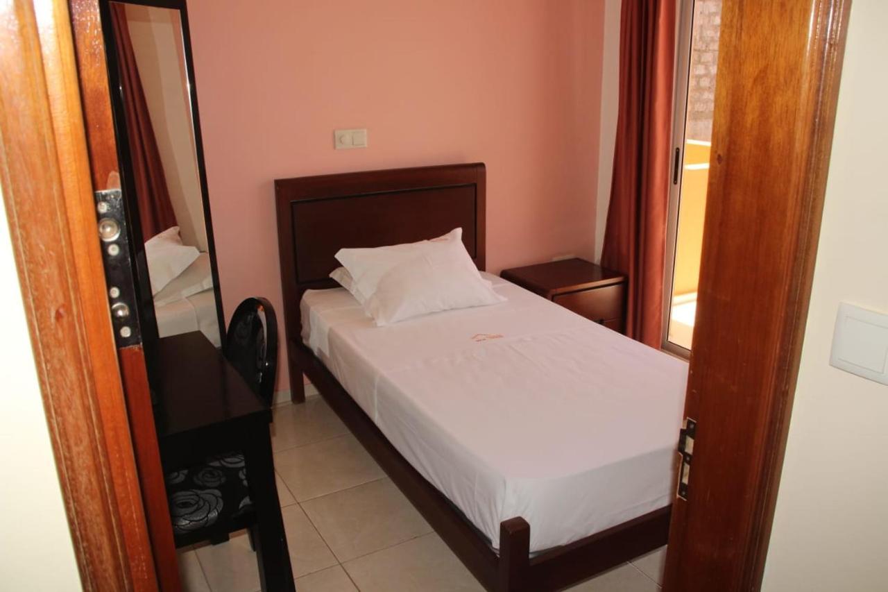 Restaurante Residencial Nova Cidade Porto Novo Extérieur photo